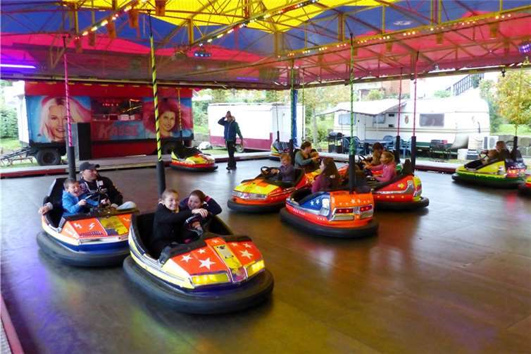 Gut besetzt war der Autoscooter während der Unkelbacher Kirmes.