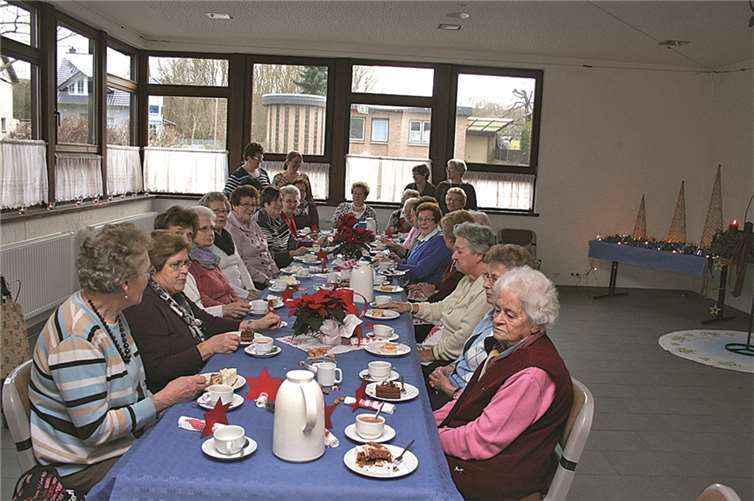 Gut besucht war auch in diesem Jahr das vorweihnachtliche Treffen des Seniorenkreises der Pfarrgemeinde St. Remaklus Waldorf. Werner Krupp