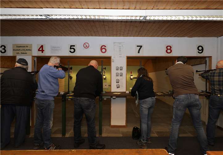 Gut besucht war der Schießstand auch bei den Großen.