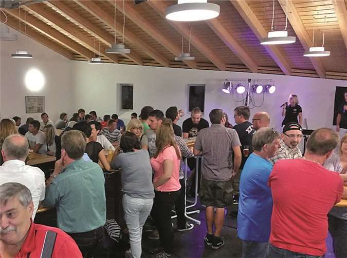 Gut besucht war die Samstagabendveranstaltung bei der Kirmes in Galenberg.