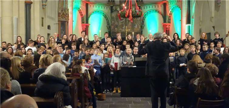 Gut besucht war die Stiftskirche in Münstermaifeld.AO