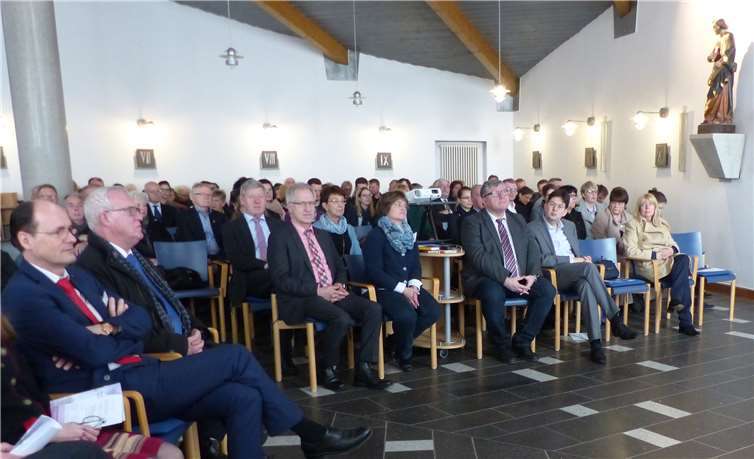 Gut besucht war die diesjährige Feier zum Josefstag im Heinrich-Haus. Partner, Förderer, Freunde und Mitarbeiter waren der Einladung gefolgt und ließen sich von den Denkanstößen zur Berufung als Christen inspirieren. Heinrich-Haus