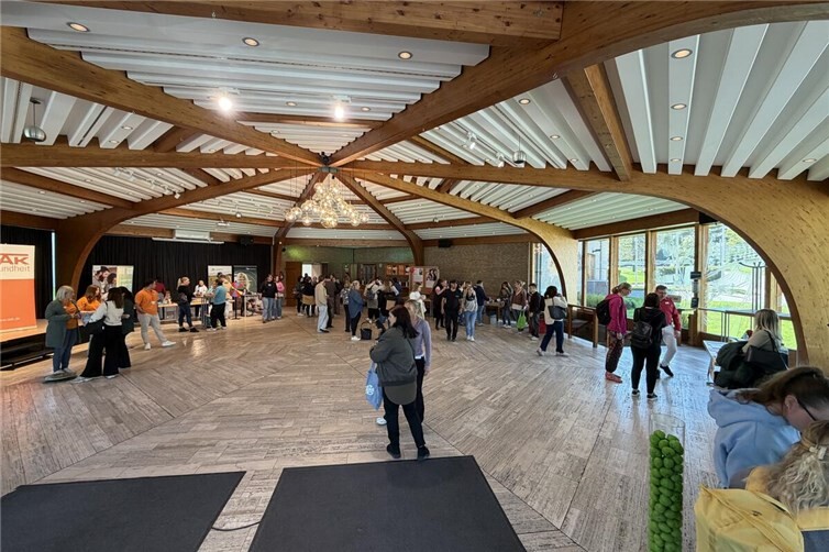 Gut besuchte Stände beim Gesundheitstag