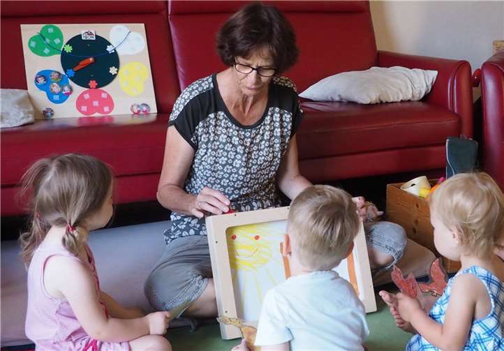 Gut betreut in Kindertagespflege – Tagesmutter Andrea Jahnen in Aktion. Foto: privat