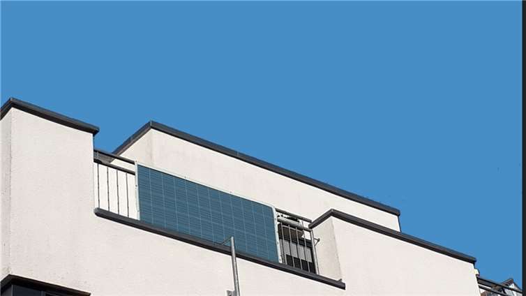 Gut für Klima und Geldbeutel - Balkonsolar im Einsatz. Foto: SPD-Wachtberg