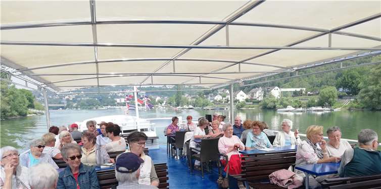 Gut gelaunt ging es rheinabwärts nach Linz. Foto: privat