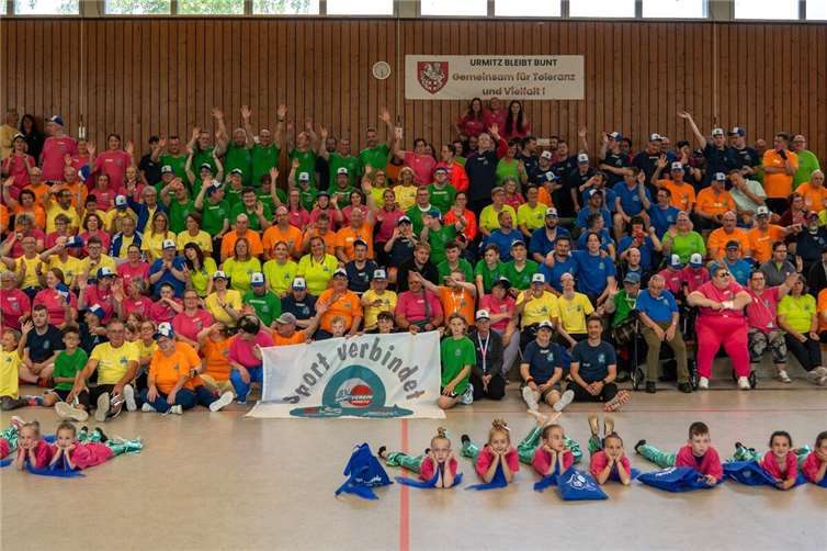 Gut gelaunt präsentierten sich die Teilnehmenden des integrativen Sportfests. Fotos: Niklas König