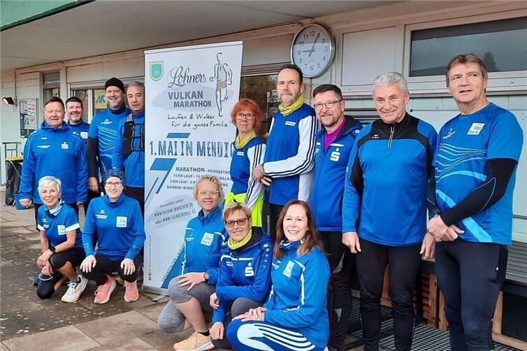 Gut gelaunte LG‘ler vor dem Start der jeweiligen Strecken. Es fehlen Julia Krämer und Markus Bongard.Foto: Richard Thelen