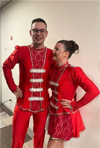 Gut gelauntes Tanzpaar.