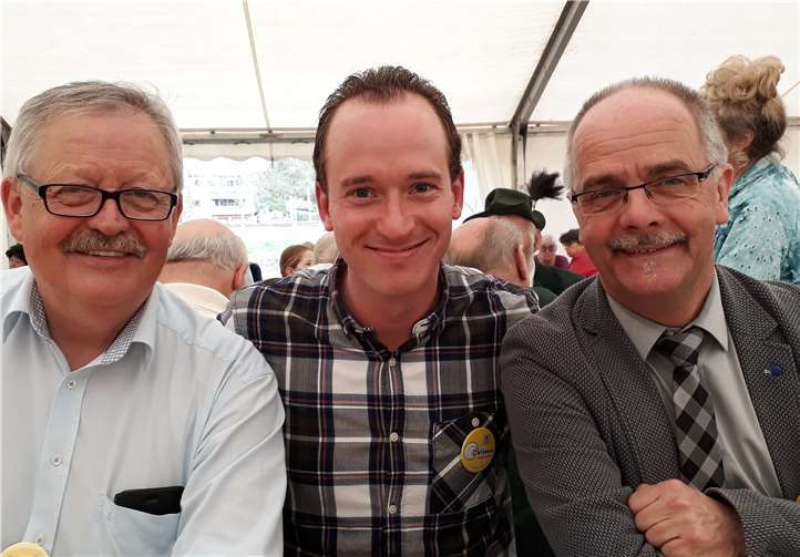 Gute Gespräche gab es auf der Nieverner Kirmes.