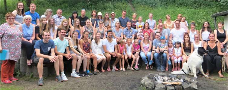 Gute Laue herrschte beim Grillnachmittag der Kamäju-Gruppenleiter/ - innen sowie deren Familien im Pfarrgarten Niedermendig.privat