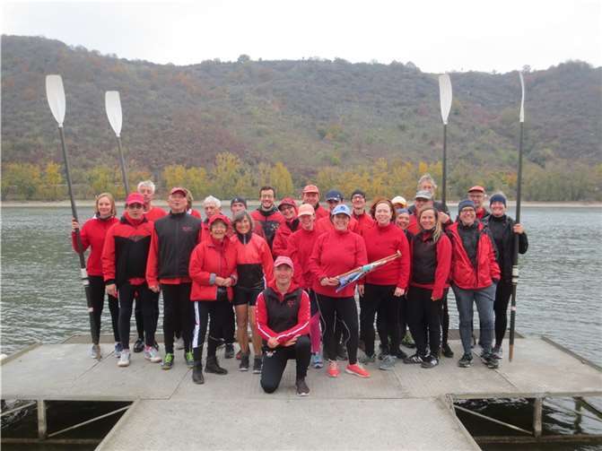 Gute Laune auf dem Steg in Boppard beim traditionellen Gruppenfoto.Foto: privat