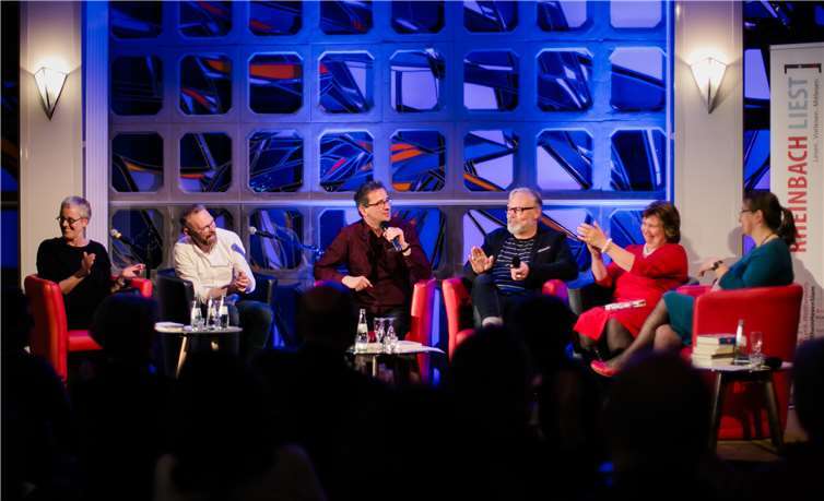 Gute Laune bei den BücherStimmen mit viel Platz für Kultur.Fotos: Judith Mengel