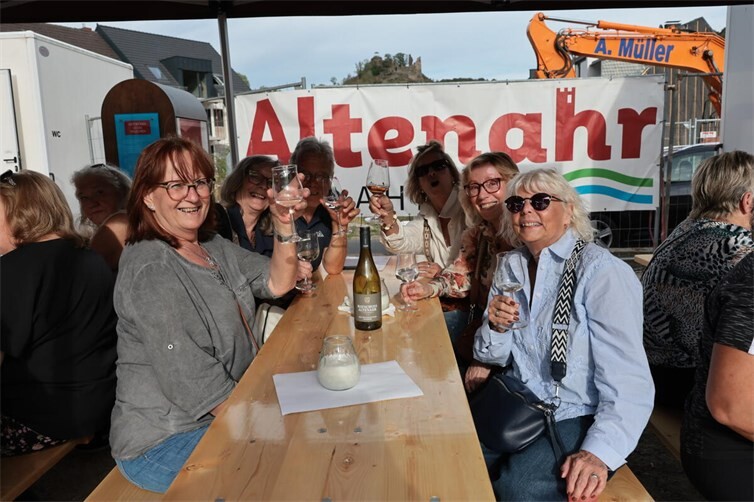 Altenahr: Edle Weine, kulinarische Highlights und Live-Musik im beliebten Weinort