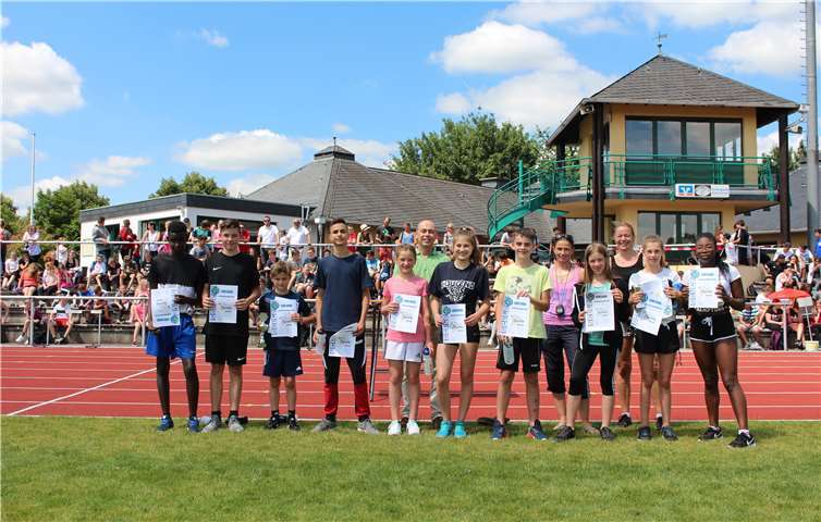 Gute Leistungen erbrachten die Schüler der Realschule plus Untermosel bei den Bundesjugendspielen Leichtathletik. Alle Jahrgangssieger erhielten eine Urkunde und ein Geschenk. Privat