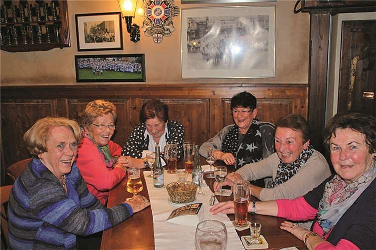 Gute Stimmung auch dieses Jahr beim Döppekooche-Essen der Nachbarschaft St. Antonius. privat