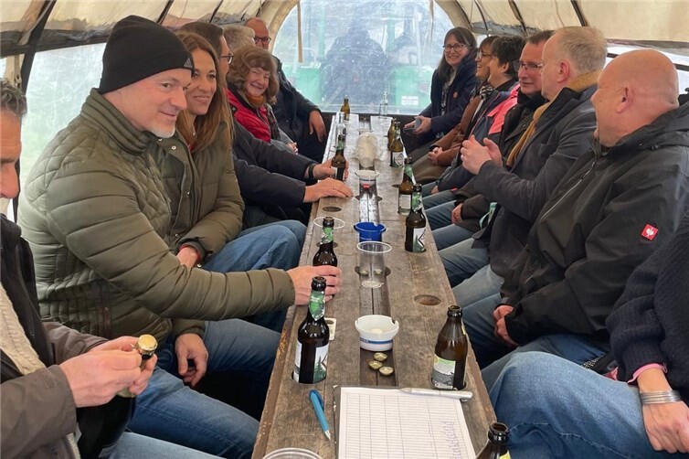 Gute Stimmung auf dem Planwagen (1)