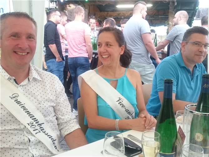 Gute Stimmung bei Traubenbotschafter Gert Kumps mit der Vice-Traubenbotschafterin Mieke Van Overbeke.