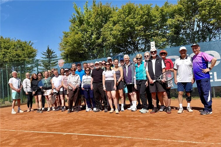 Gute Stimmung bei der Eröffnung der Freiplatzsaison des Andernacher Tennisclubs (ATC).
