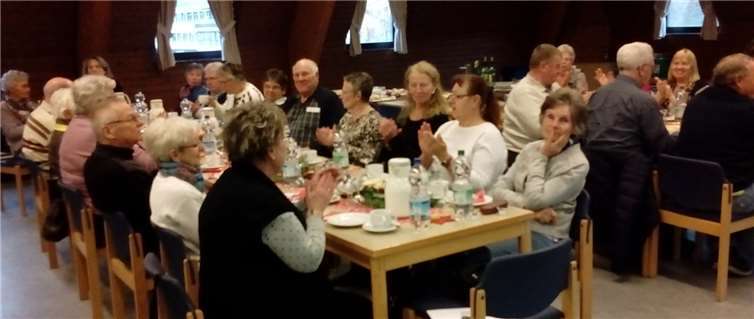 Gute Stimmung beim Adventskaffee.Foto: privat