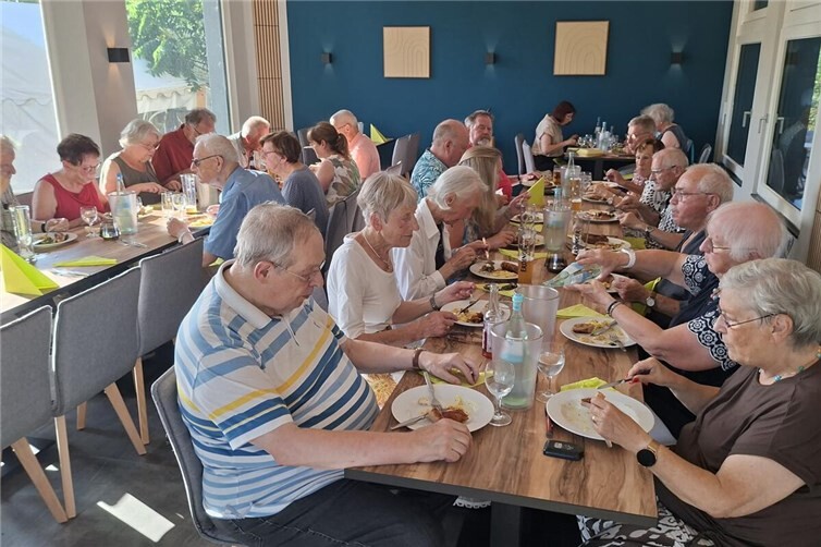 Gute Stimmung beim Barbecue der Kameradschaft