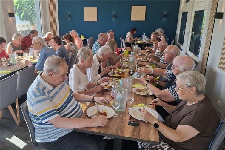 Gute Stimmung beim Barbecue der Kameradschaft.