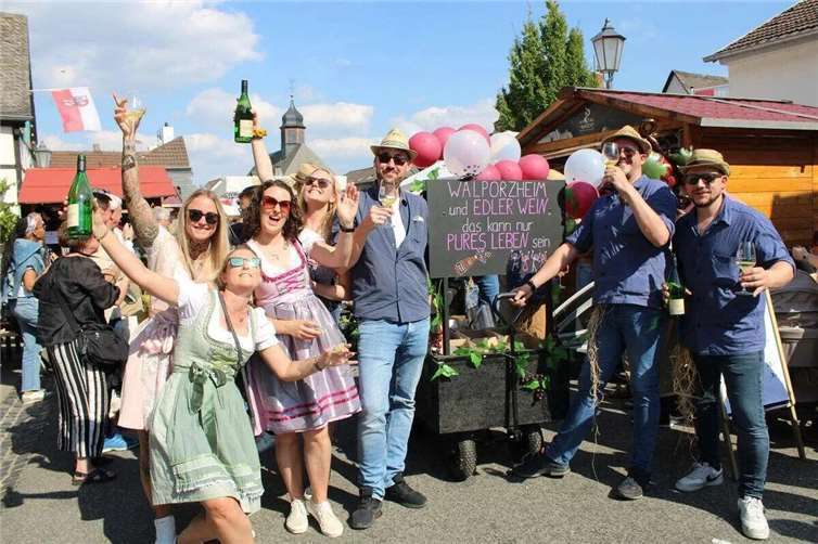 Gute Stimmung beim Weinfest in Walporzheim. Foto: DU