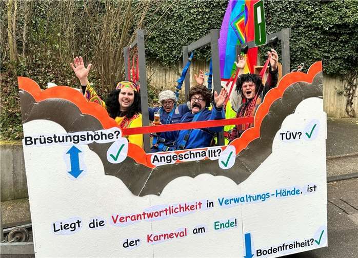 Gute Stimmung beim letztjährigen Karnevalszug in Königsfeld trotz vermehrter Bürokratie auch beim Karneval.  Foto: Ralf Breuer