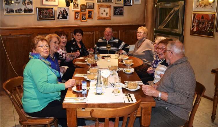 Gute Stimmung herrschte bei den Anwesenden, und das lag nicht nur am leckeren Essen. privat