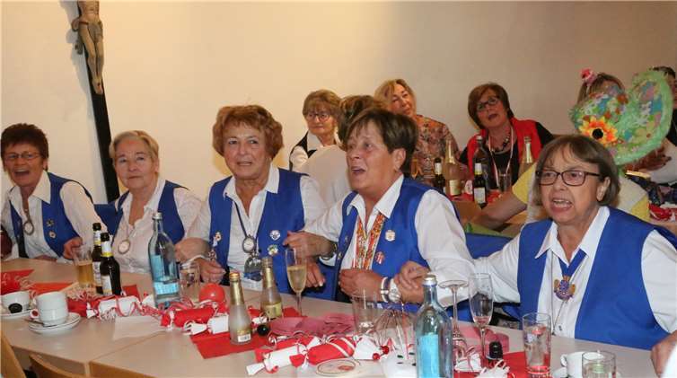 Gute Stimmung herrschte bei denBesuchern zum Sessionsauftakt.