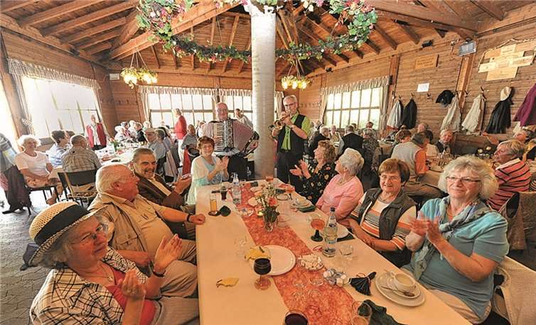 Gute Stimmung herrschte bei der Eröffnung der Hemmessener Hütte. FIX
