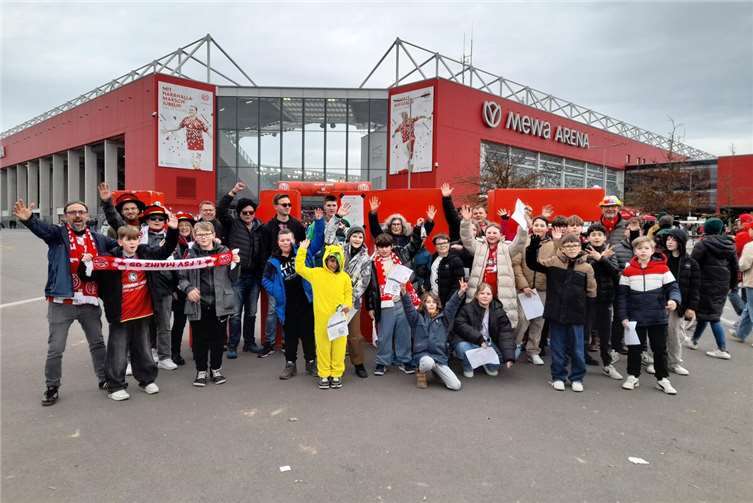 Gute Stimmung herrschte unter den fußballbegeisterten Schülern der Schule an der Untermosel. Foto: Realschule plus und FOS Untermosel
