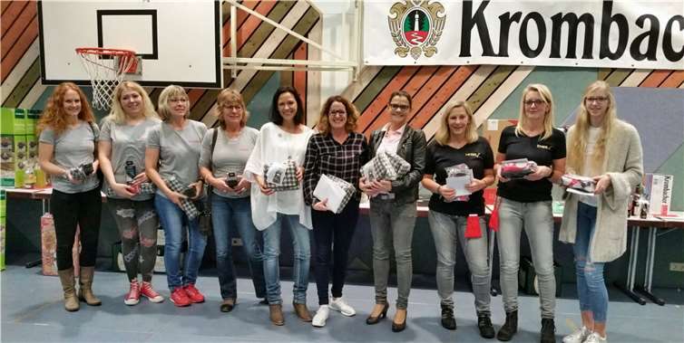 Gute Stimmung und Freude bei den Platzierten der Damen.