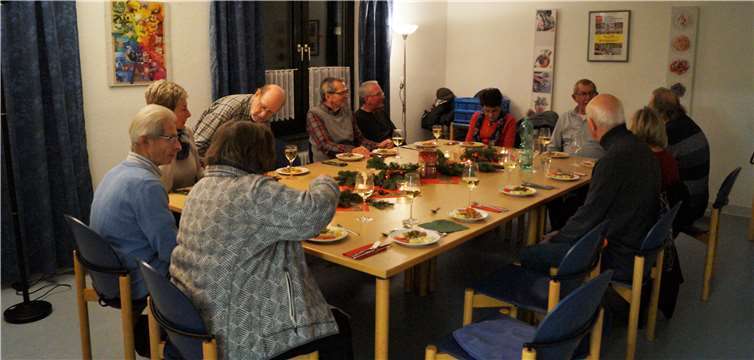 Guten Appetit am festlich dekorierten Tisch.Fotos: privat