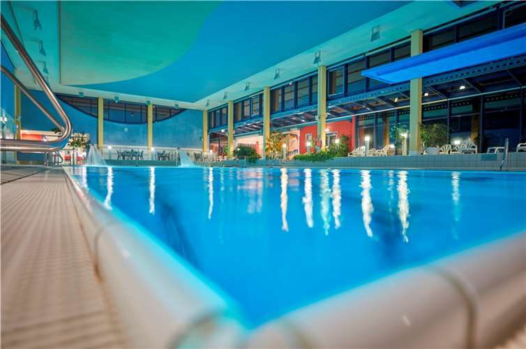 Guten Nachrichten für Schwimmbadfans: Am 27. April 2024 öffnet das Hallenbad im Mons-Tabor-Bad wieder. Das Bad war seit Anfang April wegen Grundreinigung und Wartung geschlossen.  Foto: VG Montabaur / Olaf Nitz