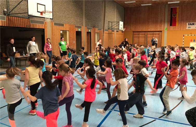 Guter Laune waren die Schüler der ersten Klassen.privat