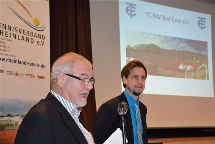 Gutes Konzept, gelungene Umsetzung: Vorsitzender Günter Blöder (l.) Und Benjamin Löwenstein (Öffentlichkeitsarbeit) vom BC Bad Ems beim Referat zum Thema Mitgliedergewinnung.