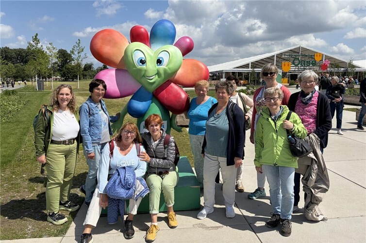 Gymnastikgruppe für Frauen bei der Landesgartenschau in Neuss.