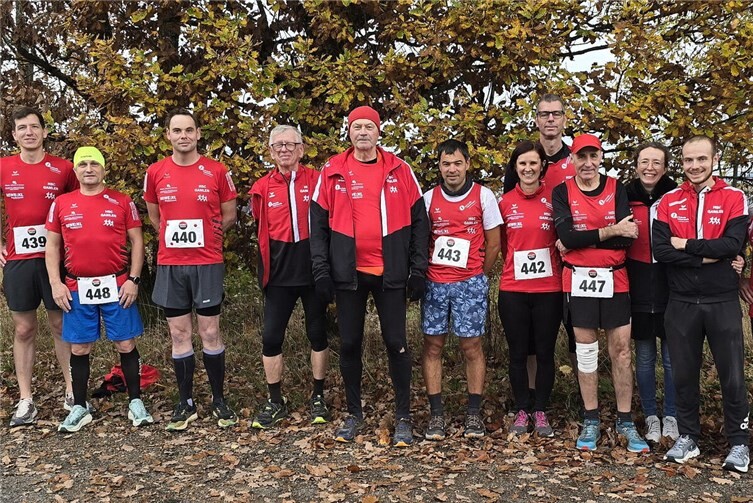 HSC – Crosslauf-Team beim 2. Lauf der COC-ZELL-Cross-Serie in Kaisersesch, 17 Mal am Start und im Ziel über 4100 m und 8200 m incl. 4 Doppelstart. Foto: privat