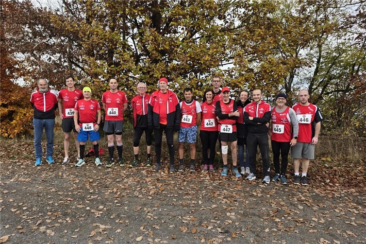HSC – Crosslauf-Team beim 2. Lauf der COC-ZELL-Cross-Serie in Kaisersesch, 17 Mal am Start und im Ziel über 4100 m und 8200 m incl. 4 Doppelstart.Foto: privat