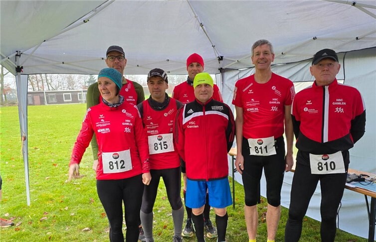 HSC-Team vor dem Start über 3500 m in Alflen. Fotos: HSC Gamlen