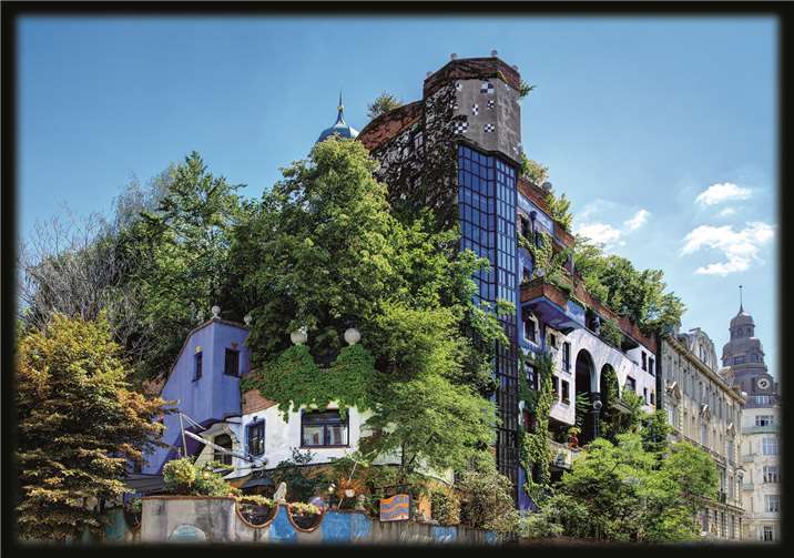 „HUNDERTWASSER HAUS WIEN, Ansicht Löwengasse. Architekt Prof. Arch. DI Josef Krawina, Planung: Arch. DI Peter Pelikan,Foto: Manfred Steib.