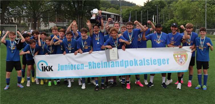 Haben allen Grund zum Jubeln: die C-Junioren der TuS Koblenz. Quelle: Fußballverband Rheinland e.V.
