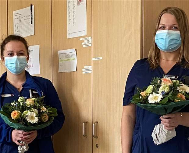 Haben ihre Weiterbildung erfolgreich abgeschlossen: Melanie Harz (re.) und Annabell Behrendt. Foto: privat