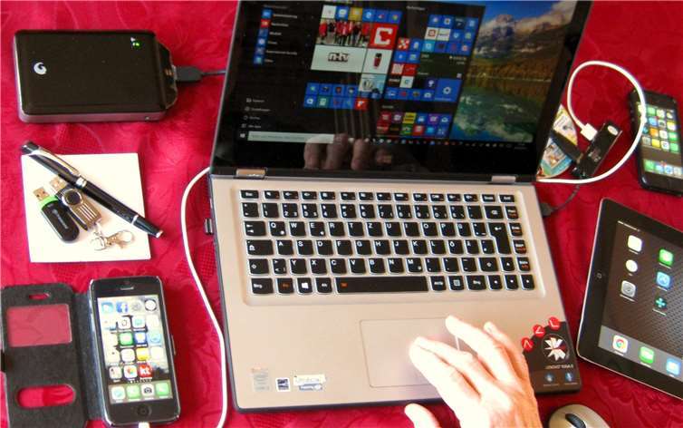 „Häcker 60plus“ bieten Hilfe bei technischen Problemen. privat