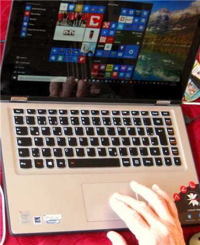 „Häcker 60plus“ bieten Hilfen rund um den Computer. privat