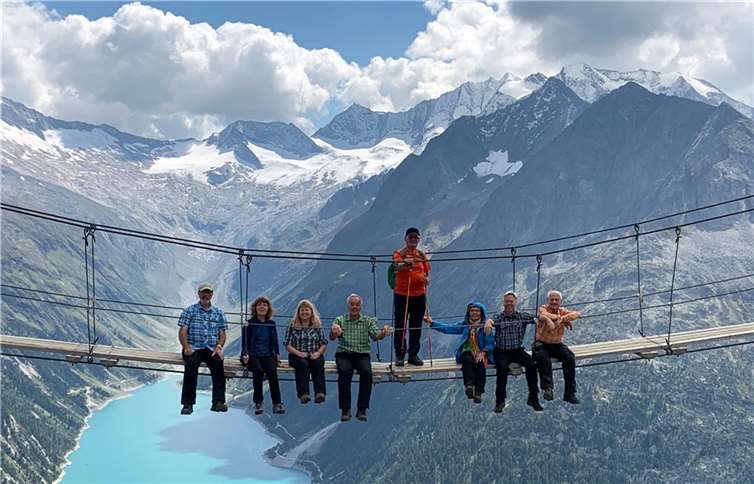 Hängebrücke an der Olpererhütte: Wanderung zum verrücktesten Fotospot im Zillertal. Quellen: Eifelverein Adenau