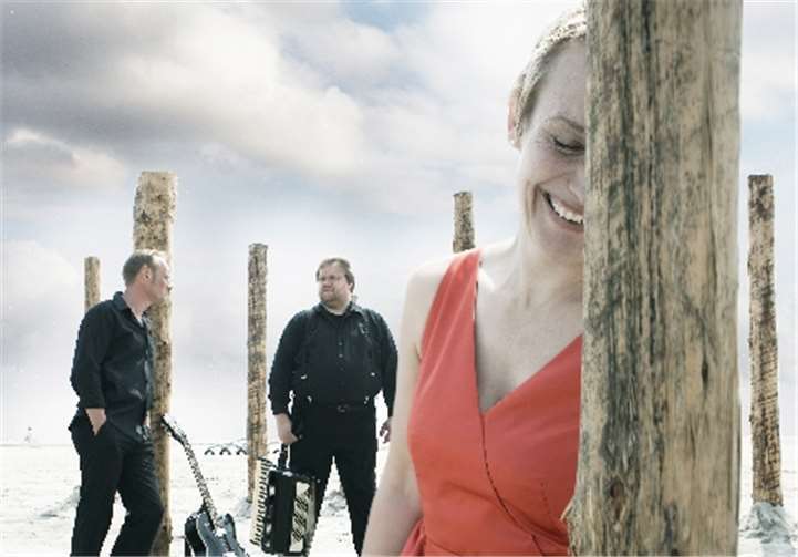 Hafennacht: Maritimes Trio, das erneut in Buchholz einläuft. privat