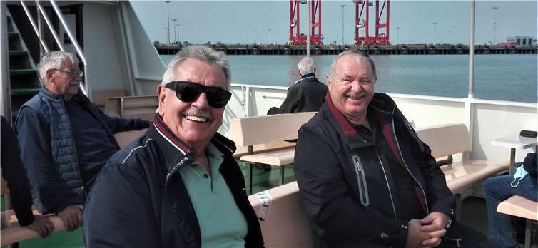Hafenrundfahrt in Wilhelmshaven. Moin Peter und Peter.