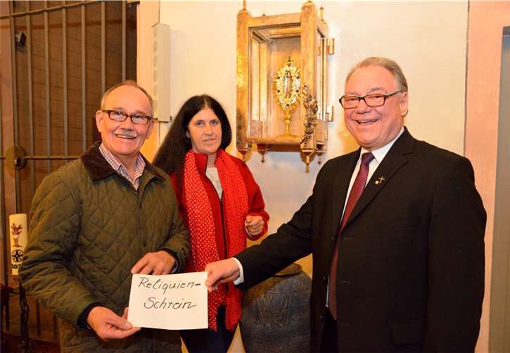 Hajo Reif, Vorsitzender Förderverein (v.l.), Birgit Opgenorth, Vorstand und Pfarrer Thomas Gerber gehen das neue Projekt an. privat